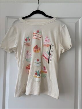 NWT Vinyl Threads Cream Graphic Tee with Colorful Cupcake Print Size Medium